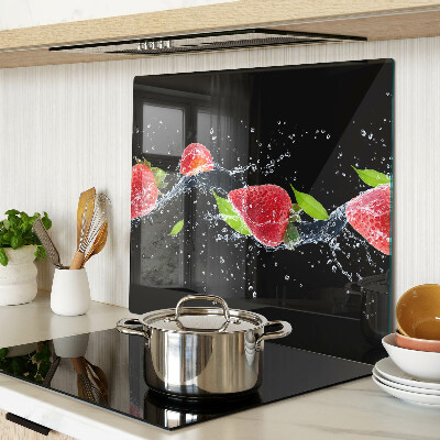 Schneidebrett glas Erdbeeren im Wasser
