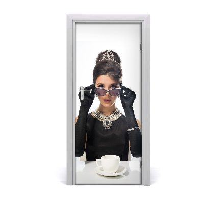 Selbstklebendes wandbild an der wand Frau in den gläsern