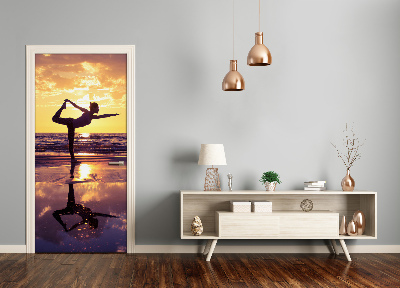 Selbstklebendes wandbild an der wand Menschen yoga am strand