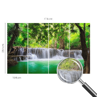 Motivtapete aus Vlies mit Wald- und Wasserfallmotiv