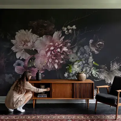 Vliestapete fürs Wohnzimmer mit Blumenarrangement