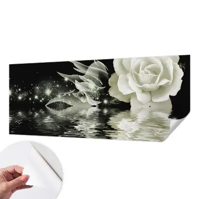 Selbstklebende Fototapete fürs Schlafzimmer mit einem Motiv einer leuchtenden Rose