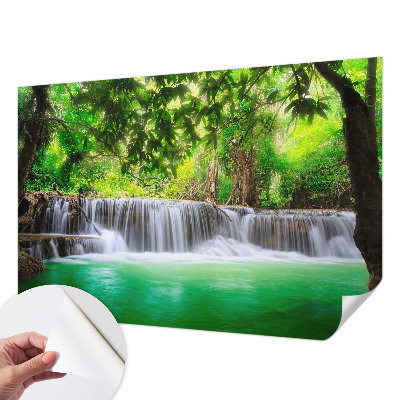 Fototapete in 3D-Optik mit Motiv eines Waldwasserfalls