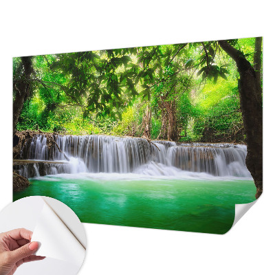 Fototapete in 3D-Optik mit Motiv eines Waldwasserfalls