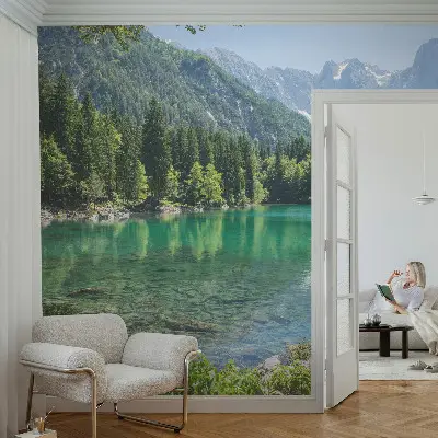 Selbstklebende Fototapete fürs Kinderzimmer mit Motiv eines grünen Sees
