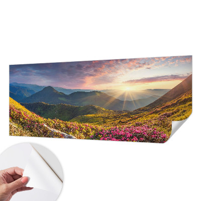 Selbstklebende Fototapete fürs Schlafzimmer mit Bergpanorama