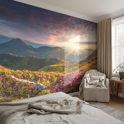Selbstklebende Fototapete fürs Schlafzimmer mit Bergpanorama
