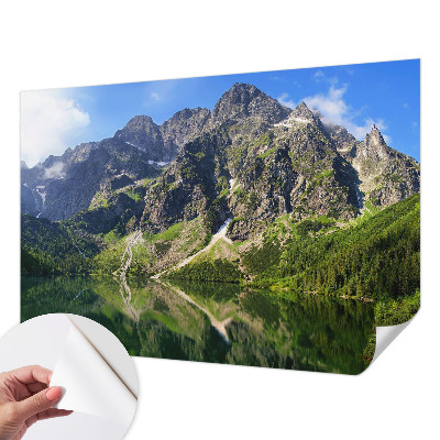 Motivtapete fürs Wohnzimmer mit malerischem Bergmotiv