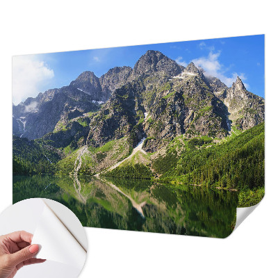 Motivtapete fürs Wohnzimmer mit malerischem Bergmotiv