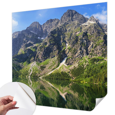 Motivtapete fürs Wohnzimmer mit malerischem Bergmotiv