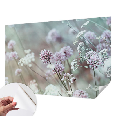Selbstklebende Fototapete fürs Wohnzimmer mit Motiv aus Wildblumen