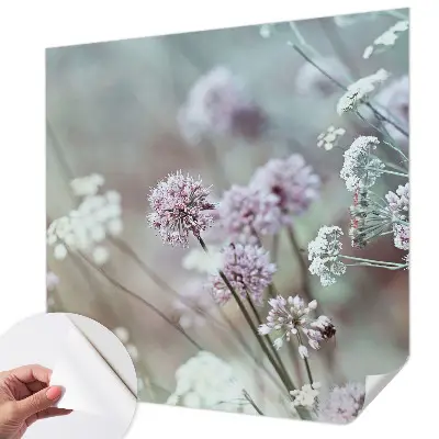 Selbstklebende Fototapete fürs Wohnzimmer mit Motiv aus Wildblumen