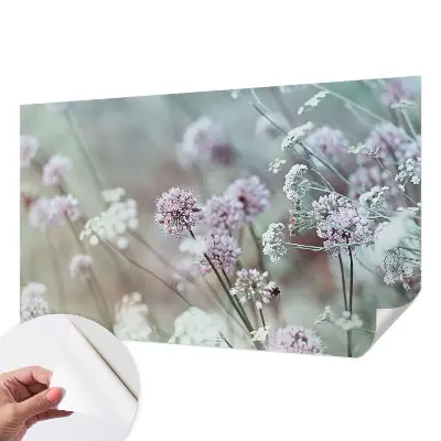 Selbstklebende Fototapete fürs Wohnzimmer mit Motiv aus Wildblumen