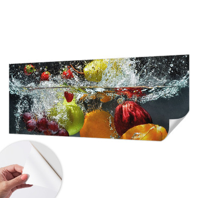 Selbstklebende Fototapete mit einem Motiv von Früchten im Wasser