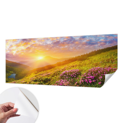Selbstklebende Fototapete fürs Wohnzimmer mit Motiv 'Bergwesten' für einfache Anbringung