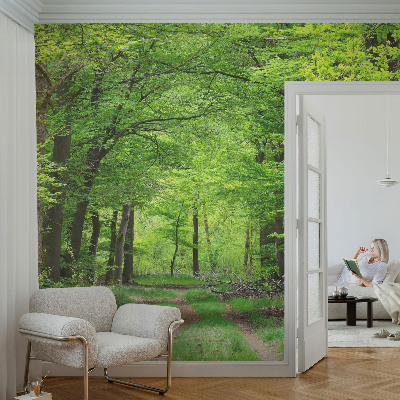 Selbstklebende Fototapete fürs Schlafzimmer mit Motiv eines Waldwegs