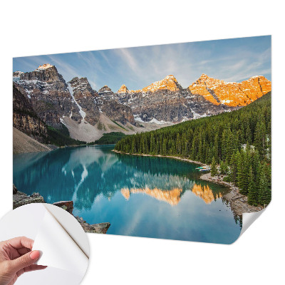 8D-Fototapete fürs Wohnzimmer mit Bergspiegelung als Motiv