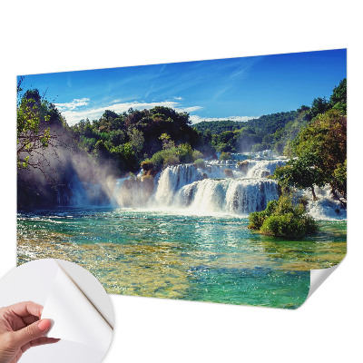 Motivtapete fürs Wohnzimmer mit einer Wasserfalllandschaft