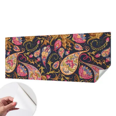 Selbstklebende Fototapete fürs Kinderzimmer mit buntem Paisley-Motiv