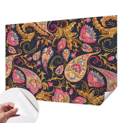 Selbstklebende Fototapete fürs Kinderzimmer mit buntem Paisley-Motiv