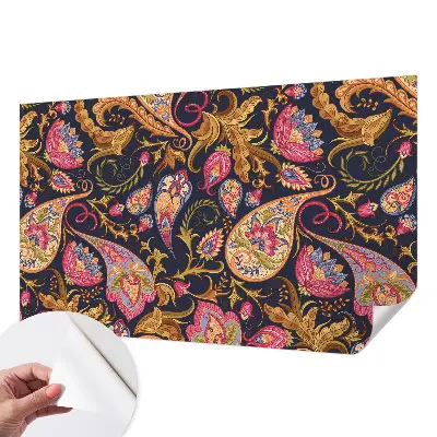 Selbstklebende Fototapete fürs Kinderzimmer mit buntem Paisley-Motiv