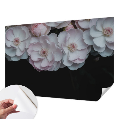 Motivtapete fürs Wohnzimmer mit einem zarten Blumenstrauß