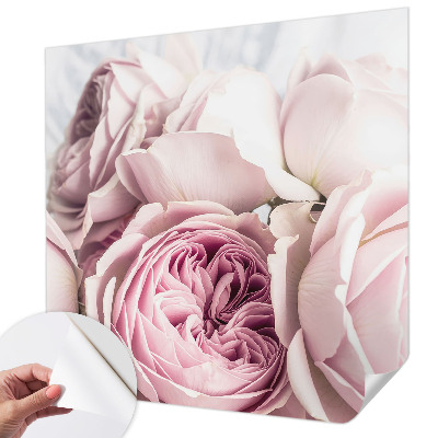 Motivtapete fürs Wohnzimmer mit rosa Rosenmuster