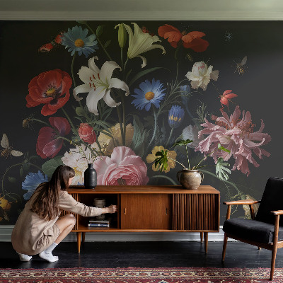 Motivtapete fürs Wohnzimmer mit Blumen- und Insektenmotiv