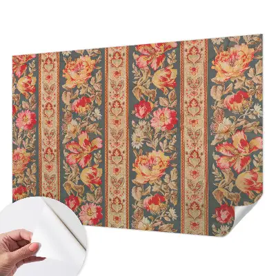 Selbstklebende Fototapete fürs Schlafzimmer mit bunten Blumen als Motiv