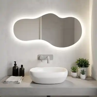 Organischer Spiegel mit Beleuchtung für die Wand im modernen Design