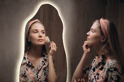 Unregelmäßig geformter Spiegel modern mit LED-Beleuchtung