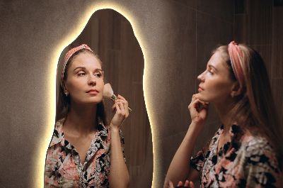 Unregelmäßig geformter Spiegel modern mit LED-Beleuchtung