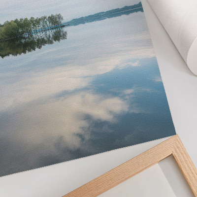 Wandposter Ruhiges Wasser, Bäume spiegeln sich im Himmel, Landschaft