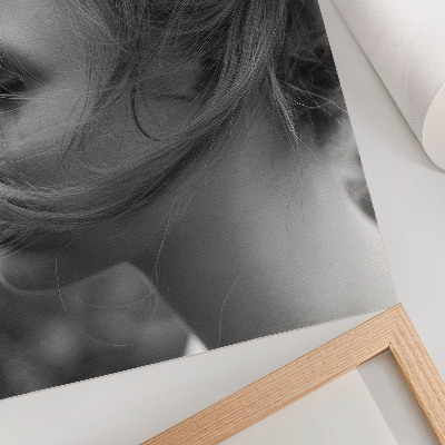 Wandposter Schwarz-Weiß-Porträt von Emotionen, Subtilität und Eleganz