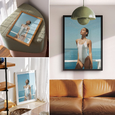 Kunstdruck leinwand Frau vor Meereshintergrund, leuchtende Farben, Minimalismus