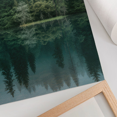 Poster Grüne Waldtiefen, Nebelspiegelung im Wasser