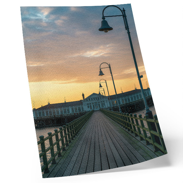 Kunstdruck leinwand Holzbrücke, Laterne, malerischer Himmel