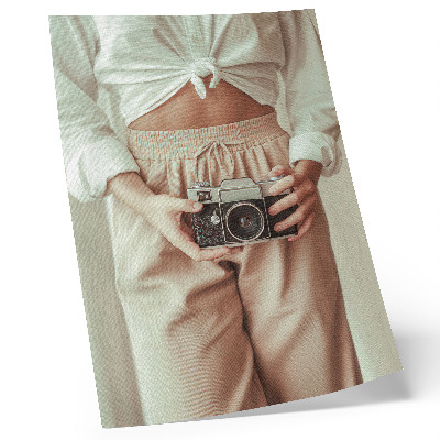 Wandposter Person Retro-Kamera heller Stoff Eleganz