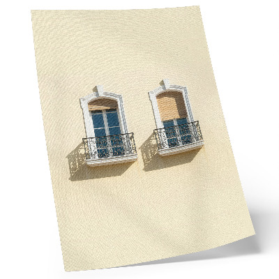 Kunstdruck leinwand Cremefarbene Fassade, schwarz-weiße Fenster, klassischer Stil