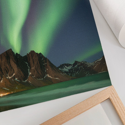 Wandposter Zauberhafter Himmel, grünes Licht, beeindruckende Berge