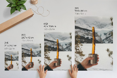 Wandposter Becher Hand Bernstein Substanz Berge Schnee