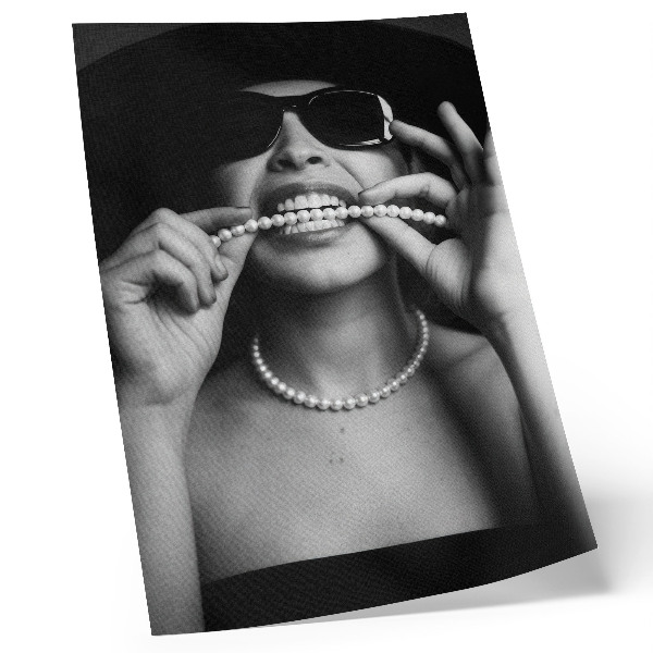 Wandposter Schwarz-weiße Perlen im Glamour-Stil, kontrastierende Gläser