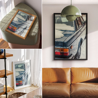 Poster Retro-Auto vor schneeblauem und weißem Hintergrund