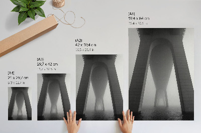 Kunstdruck leinwand Brückenbau im dichten Nebel nahe dem Wasser