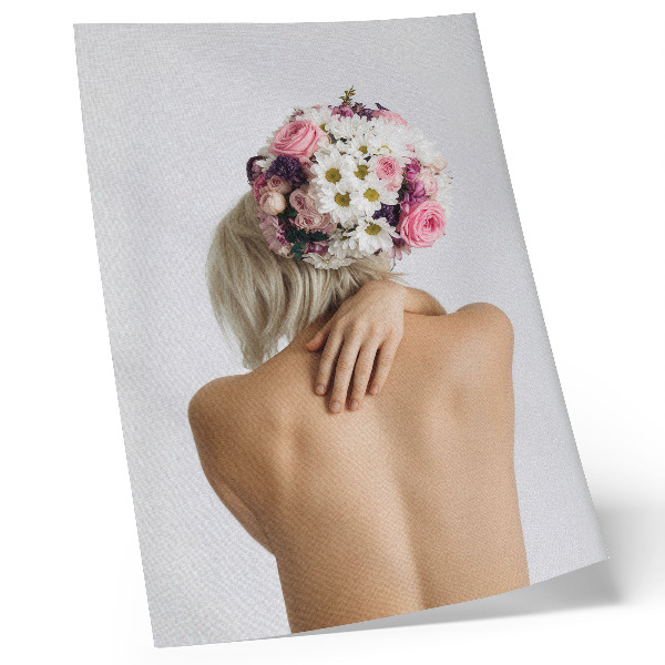 Wandposter Ein Blumenarrangement im Haar einer Frau