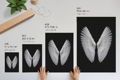 Wandposter Symmetrische weiße Flügel auf schwarzem Hintergrund