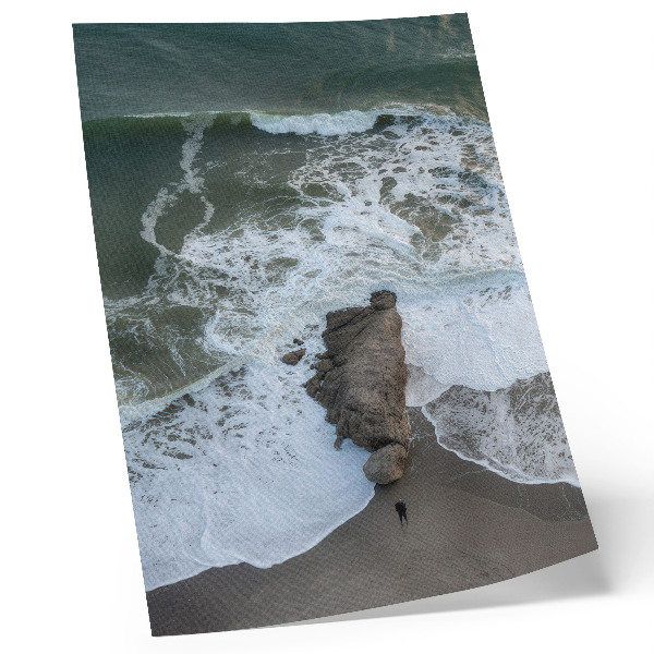 Poster Felsige Küste, Meereswellen, grünes Wasser
