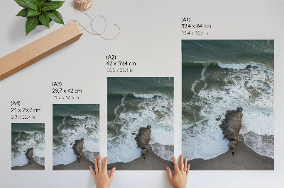 Poster Felsige Küste, Meereswellen, grünes Wasser