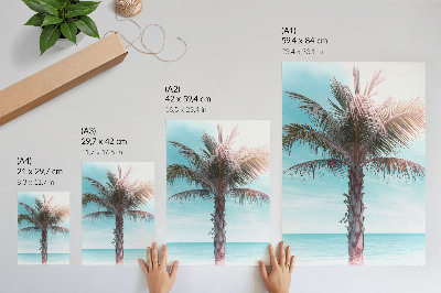 Wandposter Palme über dem azurblauen Meer, samtener Himmel, tropisch
