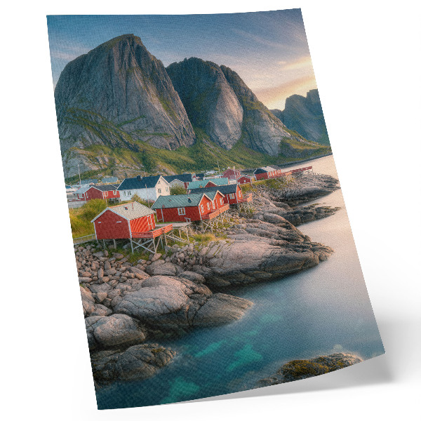 Kunstdruck leinwand Charmante Ferienhäuser, ein ruhiges Meer und majestätische Berge